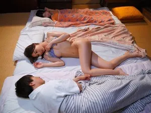 đang đụ con em kế thì em ghệ bất ngờ đến chơi