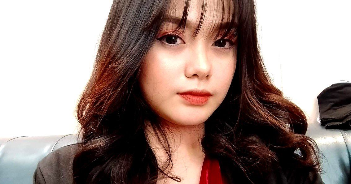 Xoạc nhau với cô bạn thân mông bự dam dang của mẹ